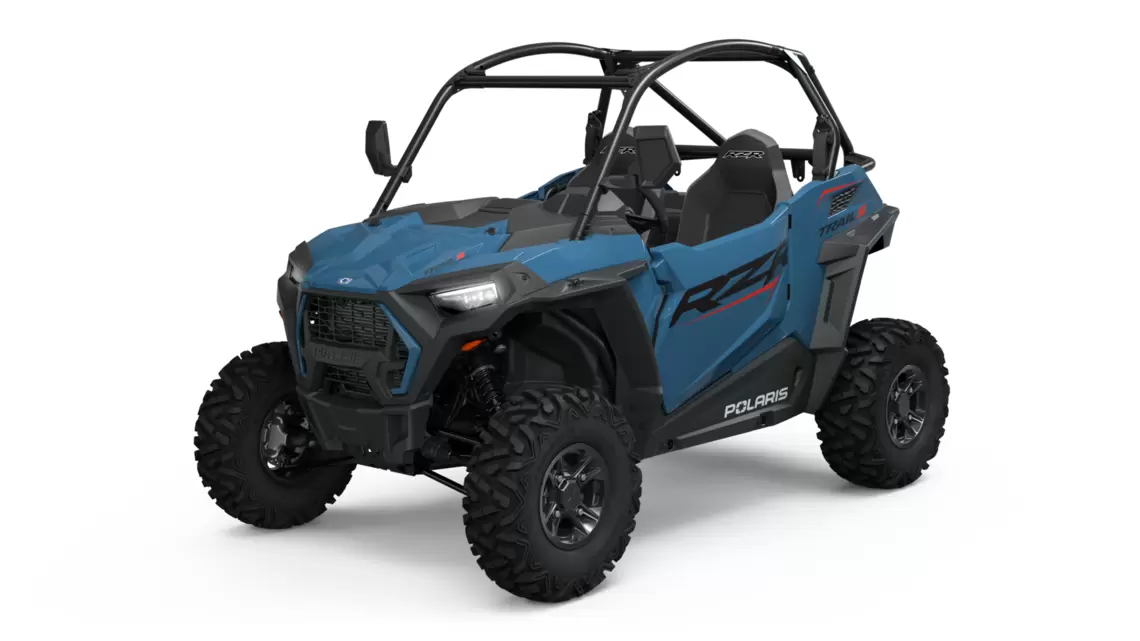 WebLarge_JPG-2024-rzr-1000strailpremium-eu-zenithblue-cgi-3qfront-Z24ASE99F5 (Copie en conflit de Maud Massot 2023-09-21).jpg