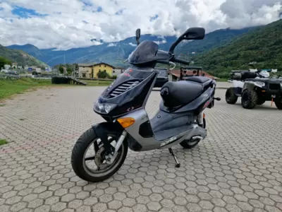 Scooter Aprilia SR 50 2T 