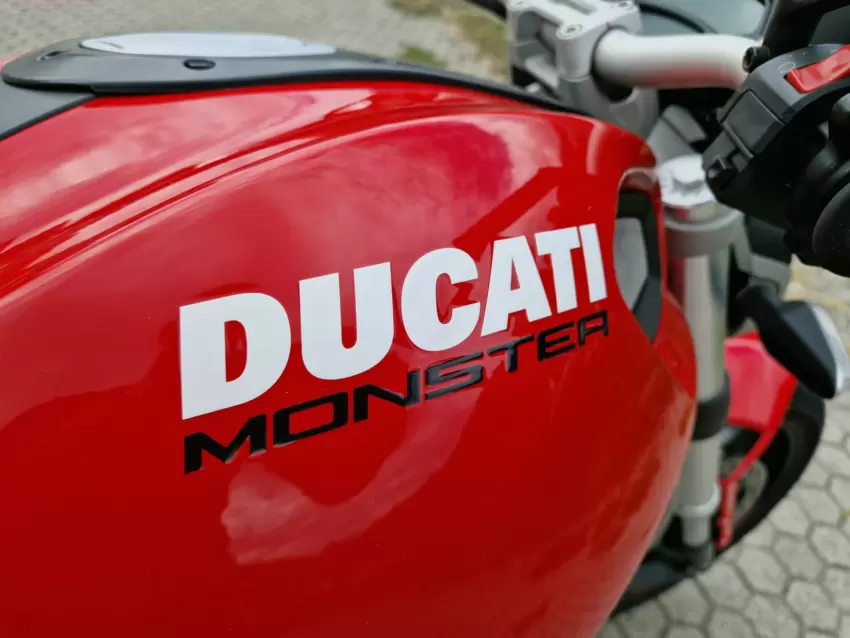 Ducati Monster 796  