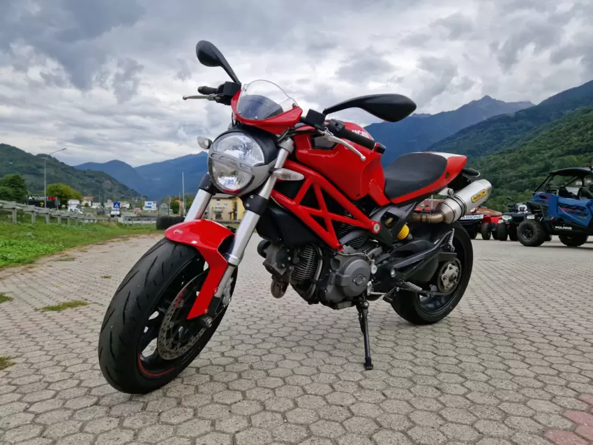 Ducati Monster 796  