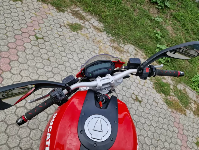 Ducati Monster 796  