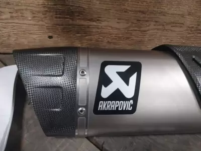 Terminale Akrapovic Slip-On Line (Titanium) per Honda CB1000 R 