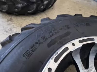 Gomme per Quad Polaris con Cerchi in lega e Pneumatico chiodato 12  